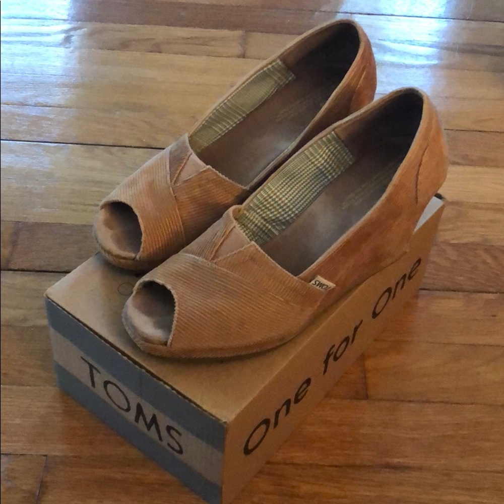 Toms corduroy tan wedge
